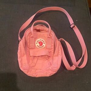 Fjallraven Kånken Mini Pink Backpack